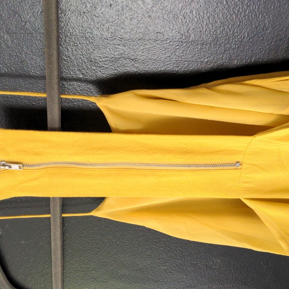 Yellow Top - Picture 3 of 7